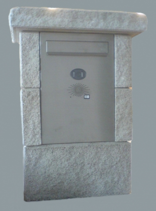 K/25. beépíthető postaláda falbaépíthetve